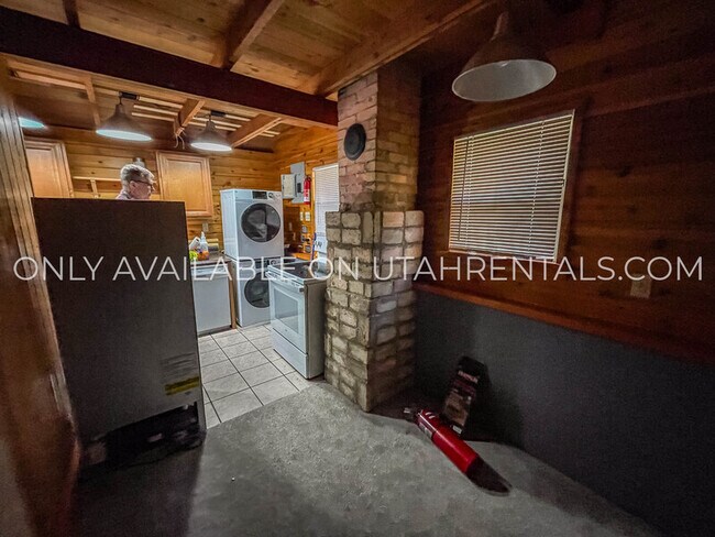 Building Photo - 3162 E Big Pne Cyn