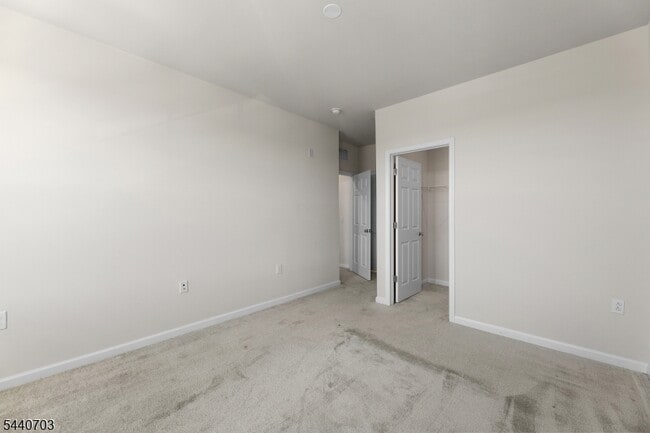 Building Photo - 19 S Davenport St