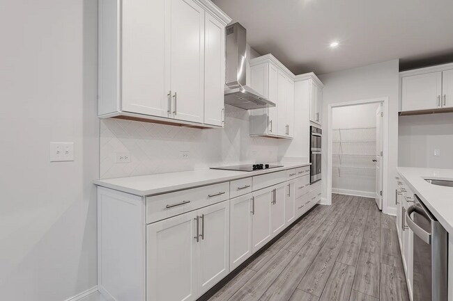 Building Photo - 192 Dendron Dr