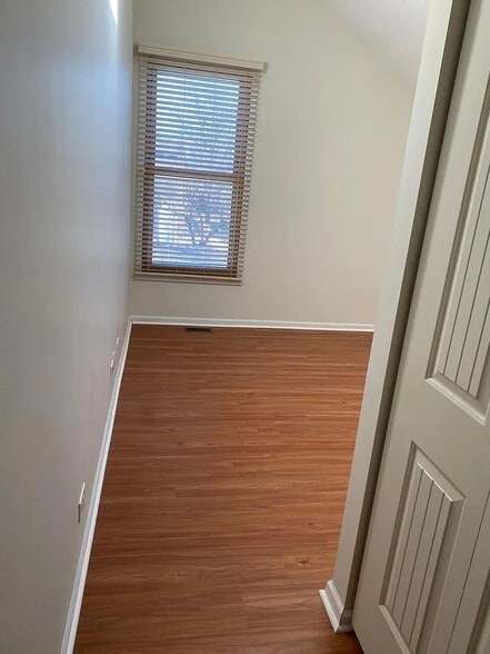 Building Photo - 2630 College Hill Cir