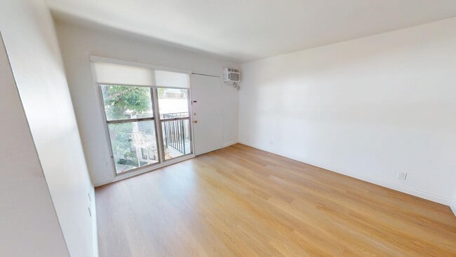 Building Photo - CLR - Claire Manor