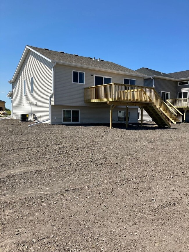 Building Photo - 4 Bed 3 Bath Single Family Home