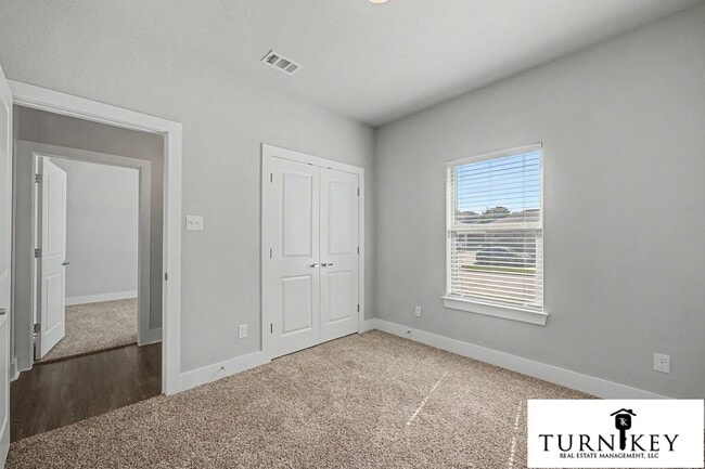 Building Photo - 221 Stewart Bend Ct