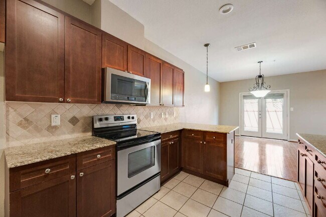 Building Photo - Dog friendly 3-2.5-2 Townhome in the heart of Plano!