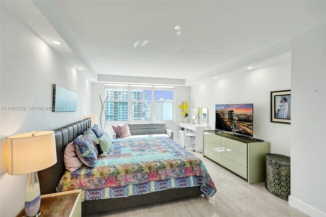 Building Photo - 2501 S Ocean Dr