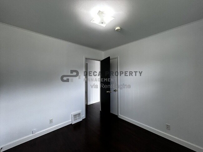 Building Photo - 10922 Juniper Ct