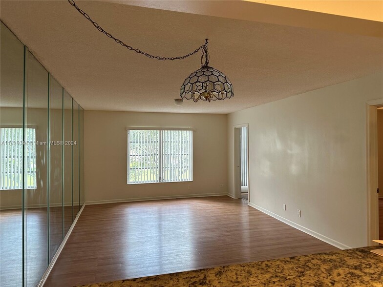 Primary Photo - 8121 SW 24th Ct