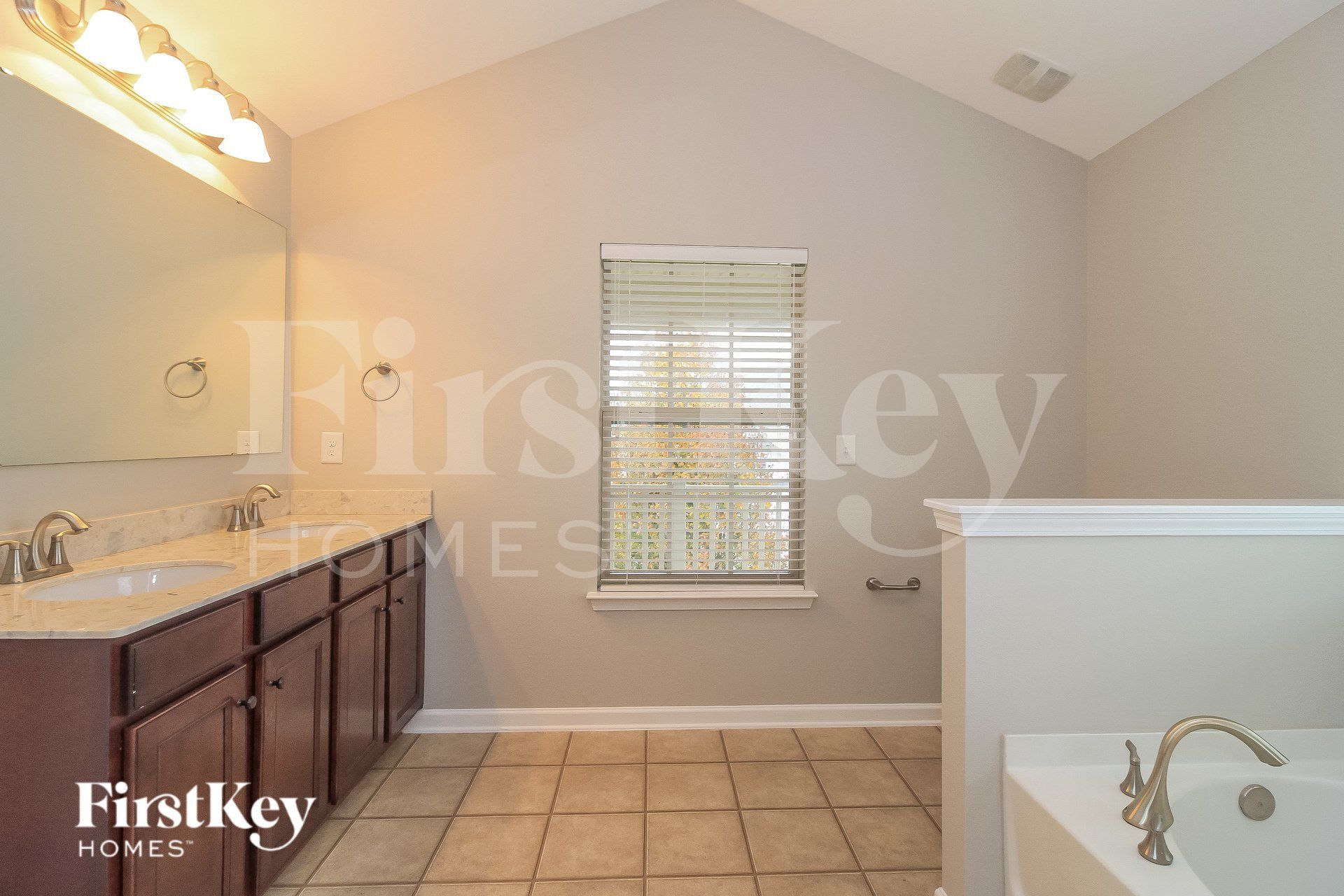 Building Photo - 111 Rosemont Ln