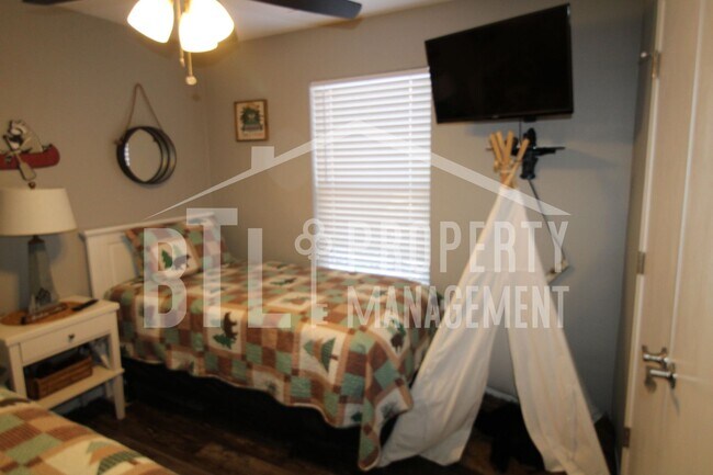 Building Photo - Beautifully Furnished 3 Bedroom Condo in Branson!