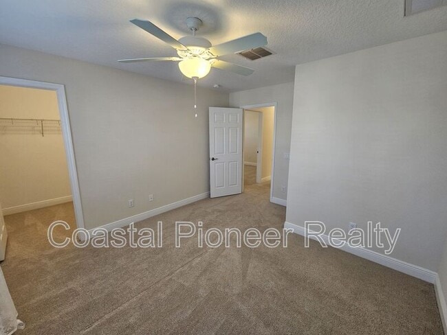 Building Photo - 11541 Crowned Sparrow Ln