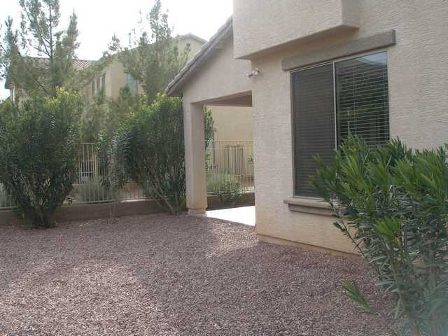 Building Photo - 4 Bed 2.5 Bath Home! Beautiful Kitchen! Gr...