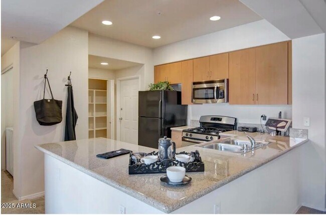 Building Photo - 3825 W Anthem Way