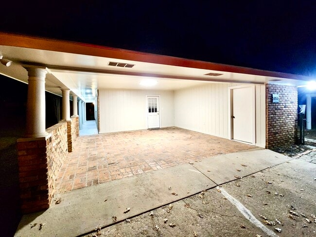 Building Photo - 5055 Inniswold Rd