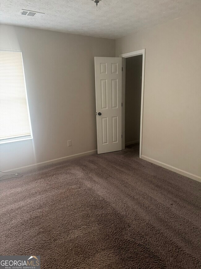 Building Photo - 5842 Wellborn Oaks Ct