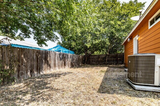 Building Photo - 3613 Candle Ridge Dr