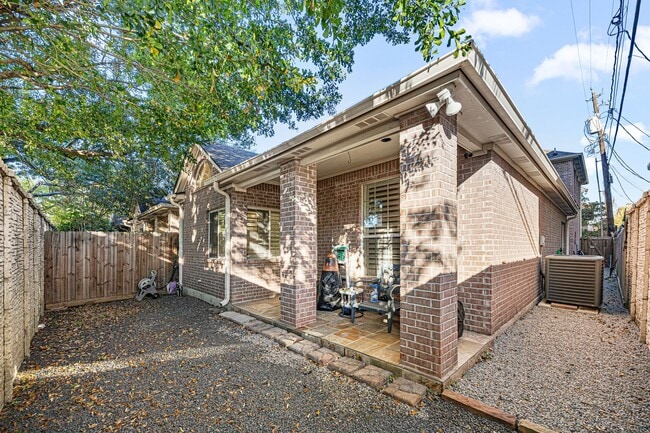 Building Photo - 4757 W Alabama St