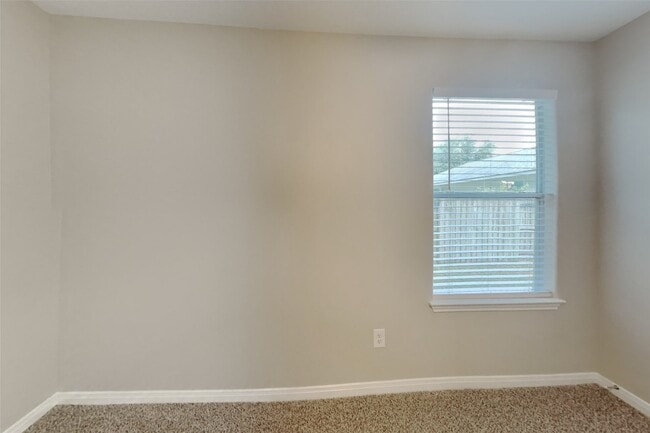 Building Photo - 16280 Sun View Ln