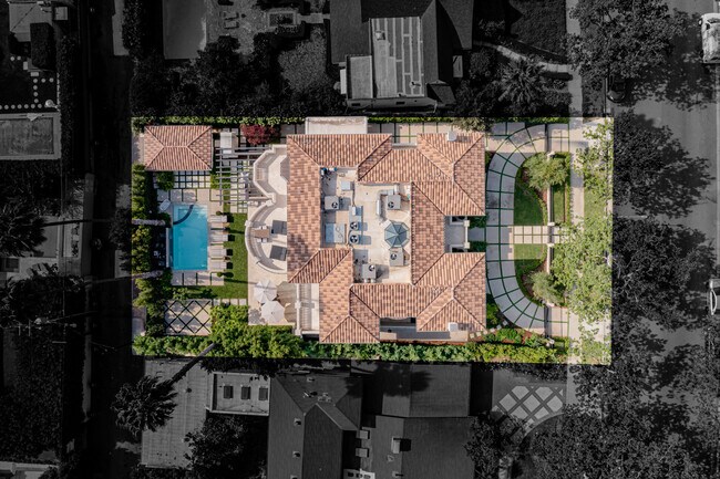 Building Photo - 517 N Camden Dr