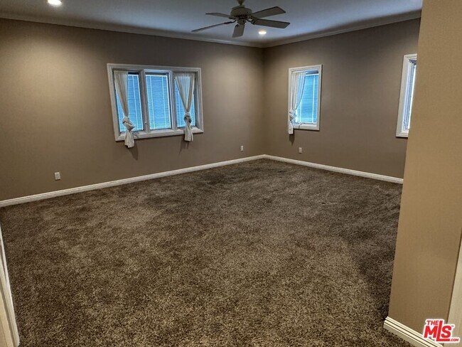 Building Photo - 5560 Buffalo Ave