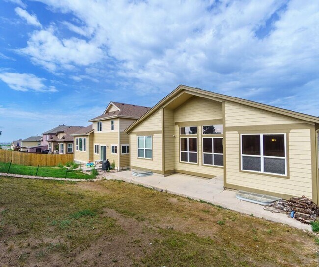 Building Photo - Move in ready home on Kettle Drum