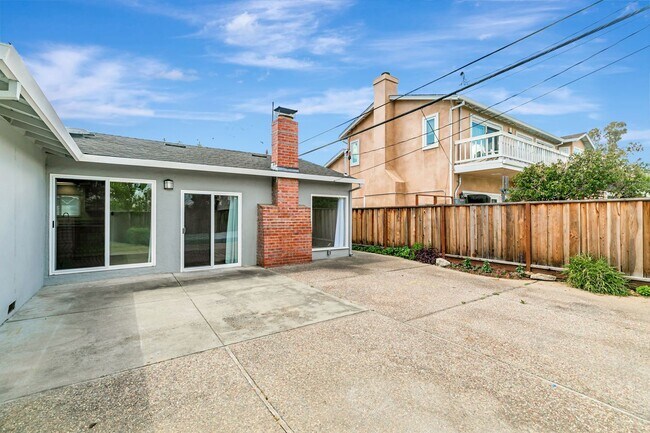 Building Photo - Cambrian Park Home Near Top Schools & Park...