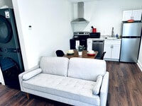 Building Photo - 107 David St