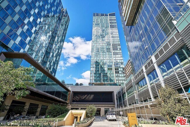 Building Photo - 889 Francisco St