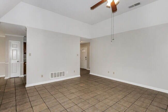 Building Photo - 5818 Southbend Ln