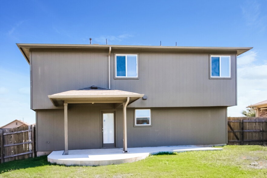 Building Photo - 388 Musgrav