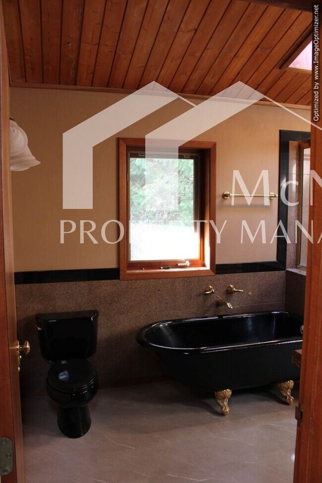 Building Photo - Wonderful 3-Bedroom Lindal Home on 5 Acres in Artondale