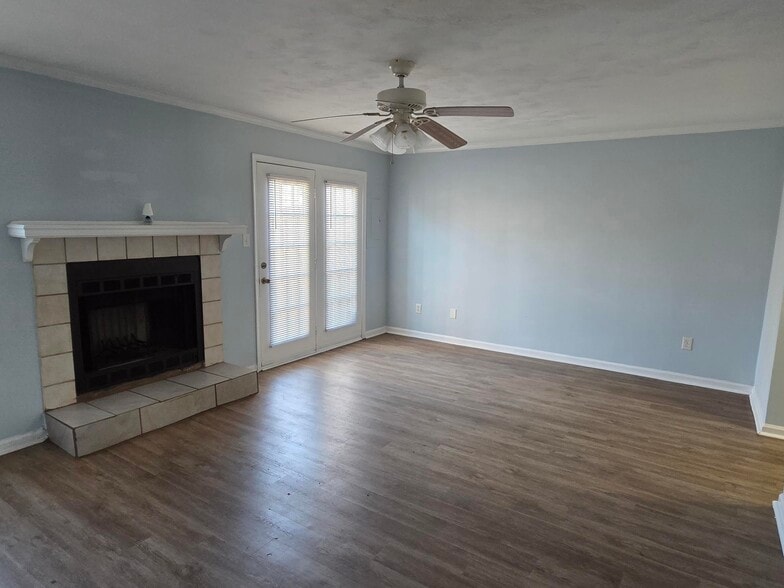 Building Photo - 754 Goodard Drive