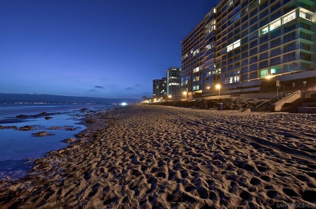Building Photo - 1830 Avenida Del Mundo