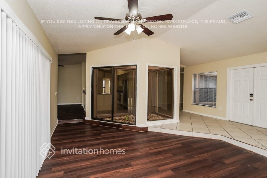 Building Photo - 8907 68th Ave E