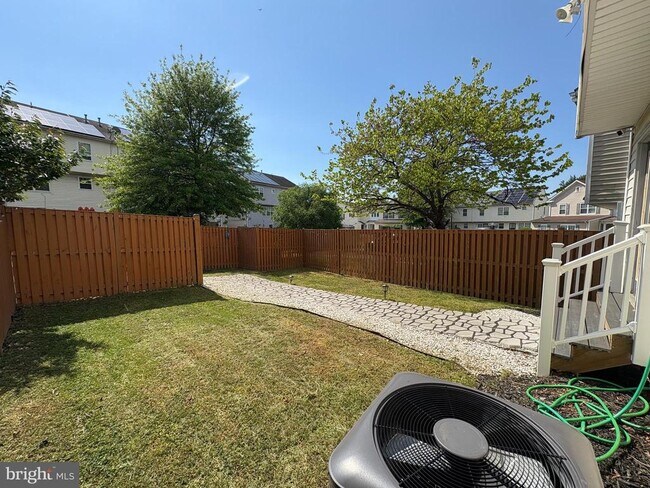 Building Photo - 4005 Blakney Ln SE