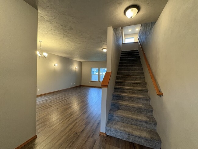 Building Photo - 348 Watercress St