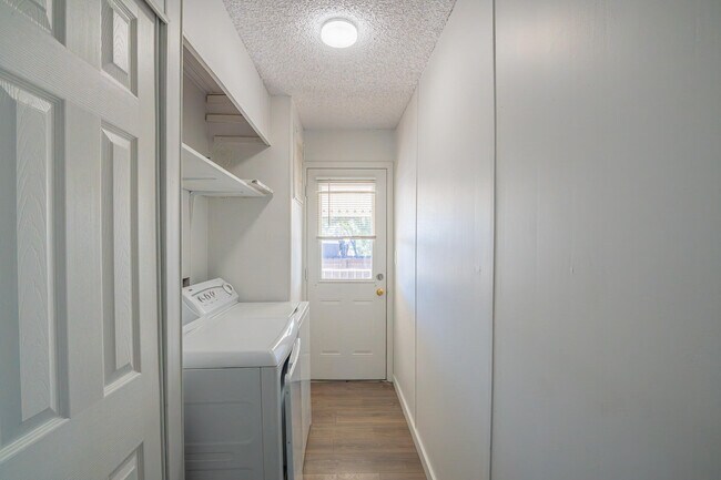 Building Photo - 32480 San Miguelito Dr