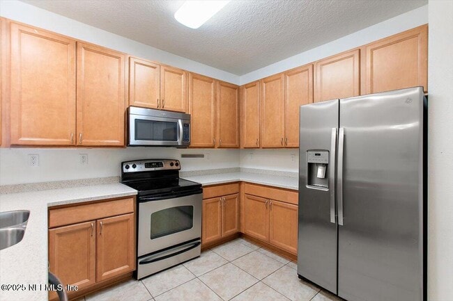 Building Photo - 2875 Golden Lake Loop