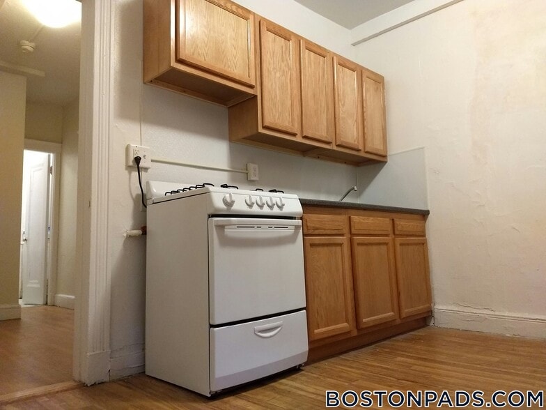 Building Photo - 1810 Commonwealth Ave