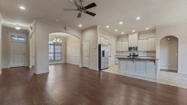 Building Photo - Sign a lease before March 31st and get 50% off one month’s rent, redeemable from the 2nd–12th month.