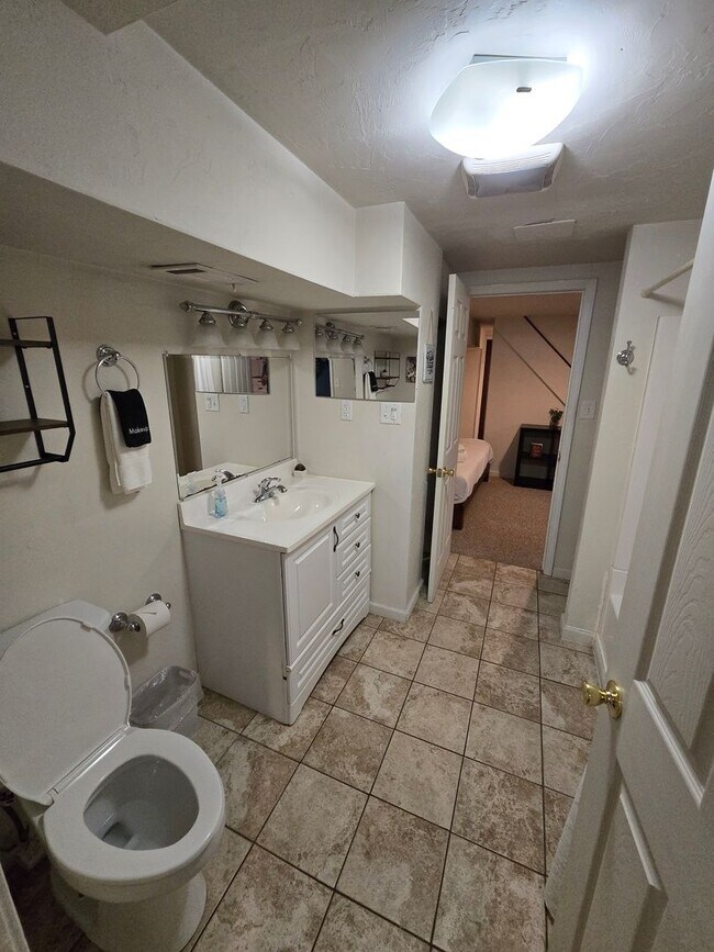 Building Photo - Stunning 4Bed 2bath House in Point Breeze!...