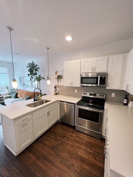 Building Photo - 2108 Decatur St