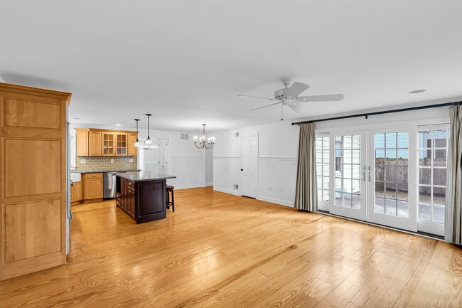 Building Photo - 20 Rosalie Ave