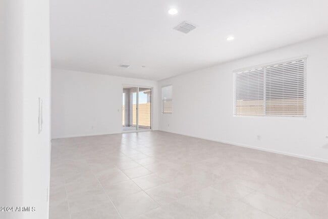 Building Photo - 4522 127th Dr
