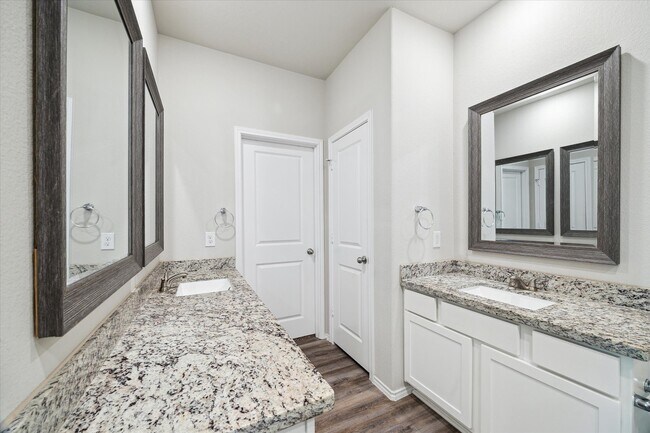 Building Photo - 10897 Mockingbird Pl