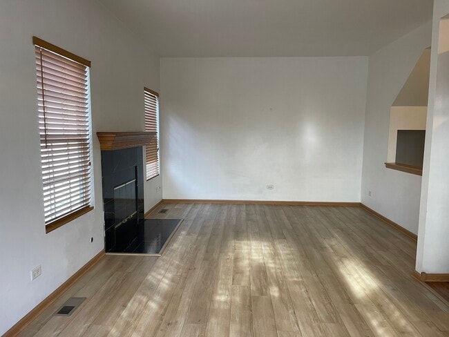 Building Photo - 2717 Kendall Crossing