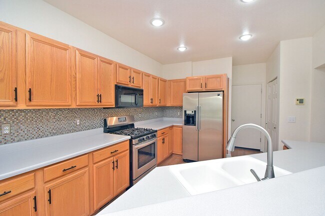 Building Photo - Caughlin Ranch Beauty Clean and Comfortable and Close to Shopping