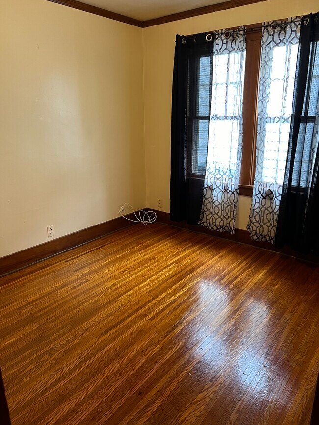 Building Photo - 204 Genesee Park Blvd