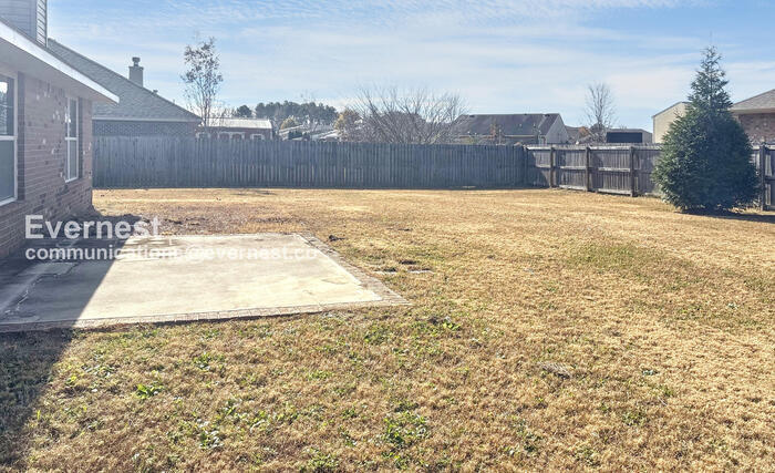 Building Photo - 648 Piney Woods Rd