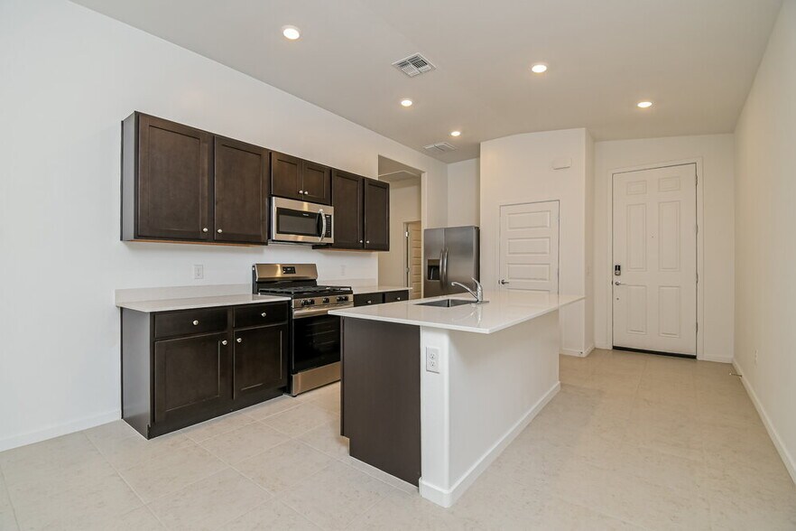 Building Photo - 10294 W Sumullen St