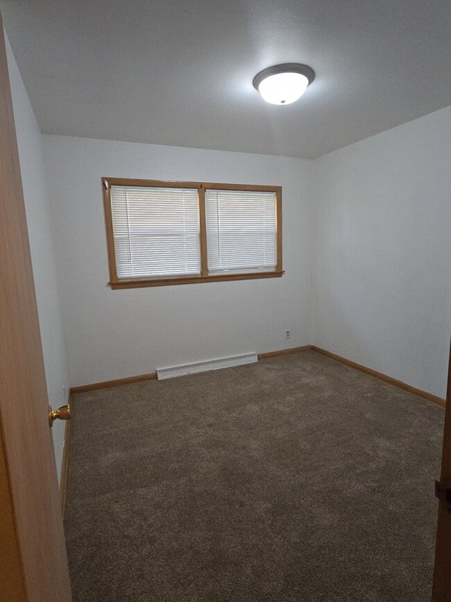 Building Photo - 2716 S Cleveland Park Dr